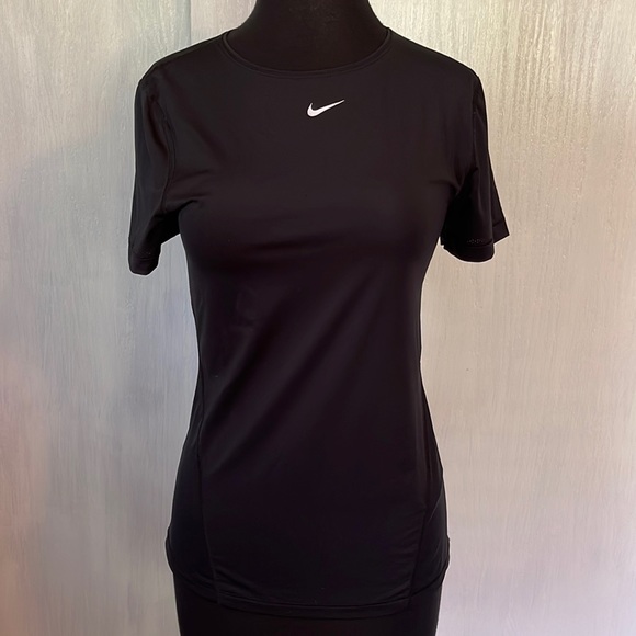 Nike Womens Dri-Fit top - Picture 1 of 3